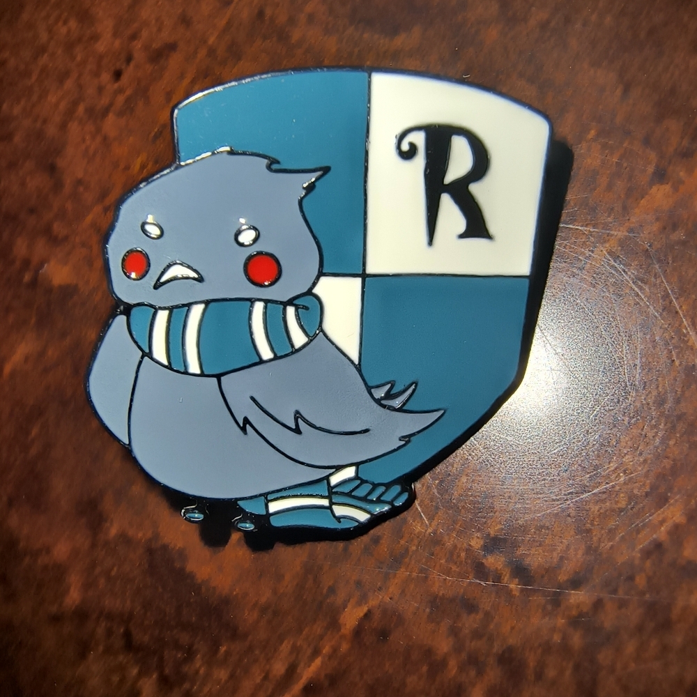 Blue Cartoon Bird Enamel Pin - R Crest Design Harry Potter Ravenclaw